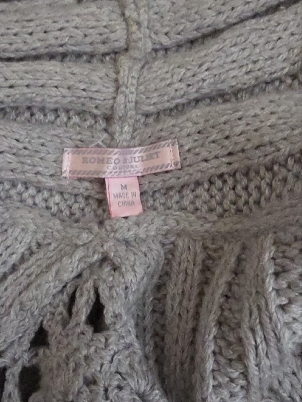 Romeo & Juliet Couture Light Gray Open-Front Cable Knit Cardigan Medium - Picture 7 of 7